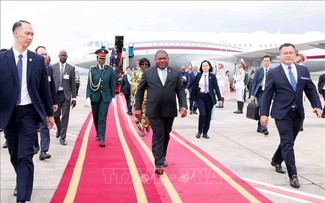 Presidente mozambiqueño llega a Hanói, iniciando su visita oficial a Vietnam