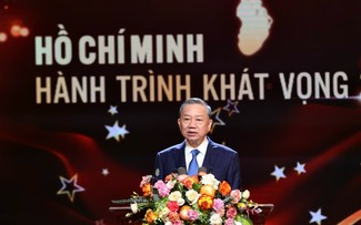 Honran a ejemplos destacados del movimiento de estudiar y seguir la ideología del Presidente Ho Chi Minh