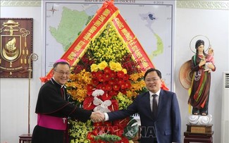 Felicitan a comunidades católicas en provincias vietnamitas por Navidad 2024 