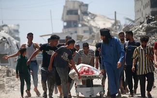 Israel intensifica los ataques en tres frentes simultáneos
