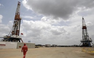 Estados Unidos y Venezuela buscan reanudar exportaciones de crudo