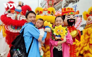 Llegan a Vietnam los primeros cruceros internacionales en el Año del Caballo