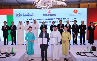 เวียดนามแอร์ไลน์ร่วมมือกับสายการบิน Etihad Airways และสายการบิน Emirates