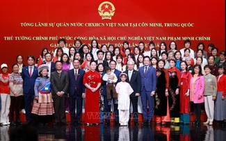 Premierminister Pham Minh Chinh trifft Vertreter vietnamesischer Community in China