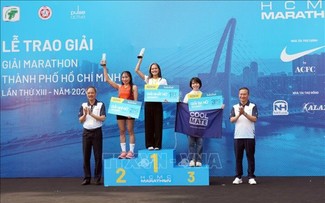 Fast 11.000 Läufer nehmen am 13. Marathonlauf von Ho-Chi-Minh-Stadt teil