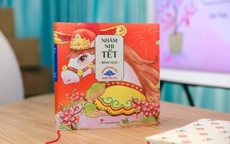 Neujahrsfest Tet: Bücher bringen Kindern Liebe zur vietnamesischen Kultur