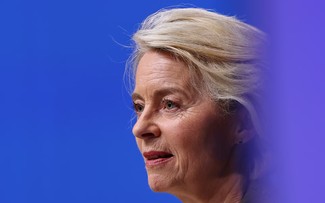 Trump demands more concessions as EU holds off on US tariff countermeasures