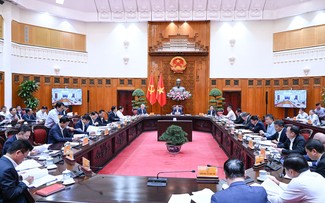 Government pushes faster key rail projects