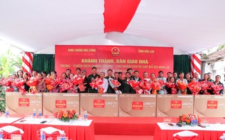 Special Forces hand over homes to flood-hit households in Dak Lak