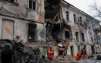 Ukraine says talks to resolve conflict will continue in US on Sunday