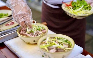 เฝอข้าวโพด - อาหารจานพิเศษบนที่ราบสูงหินด่งวัน