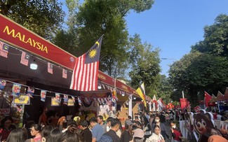 ສີສັນ ອາຊຽນ ທີ່ງານບຸນອາຫານສາກົນ 2025