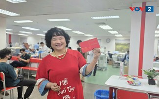 ເຊີດຊູຈິດໃຈສະມາຊິກພັກໃນການເຄື່ອນໄຫວເພື່ອວົງຄະນາຍາດ.