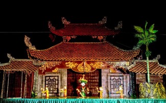 ແນະ​ນຳ​ກ່ຽວ​ກັບ​ສິ​ລະ​ປະ​ຟ້​ອນ​ຕຸກ​ກະ​ຕາ​ນ້ຳ​ຂອງ ຫວຽດ​ນາມ