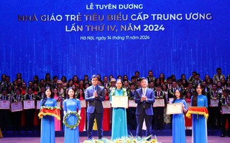 Le Vietnam célèbre l’excellence de 99 jeunes enseignants