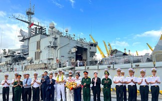 Le croiseur Prairial de la Marine française en visite d'amitié à Dà Nang