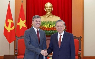 Coopération Vietnam-Russie en formation politique