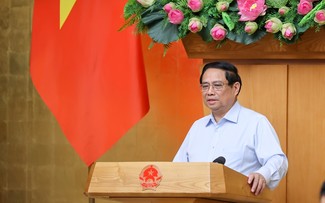 Pham Minh Chinh préside une réunion sur le travail législatif