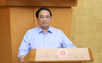 Pham Minh Chinh préside une réunion sur le développement durable de l'économie maritime