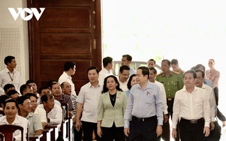 Trân Thanh Mân rencontre les électeurs de la province de Hâu Giang