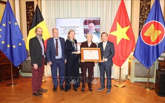 Le Vietnam rend hommage au professeur Jean Salmon, figure du droit international