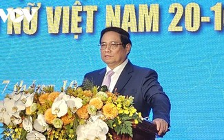 Pham Minh Chinh à l’Académie des Femmes du Vietnam