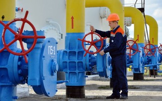 Gaz russe: Moscou met fin aux livraisons via l'Ukraine