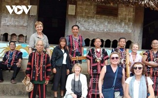 Quang Nam: le tourisme communautaire transforme la vie des Co Tu