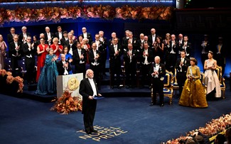 Les Nobel 2025 honorés à Stockholm