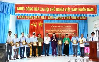 Lễ kỷ niệm 60 năm ngày Chủ tịch Hồ Chí Minh về thăm, làm việc tại huyện Kim Bôi, tỉnh Hòa Bình 