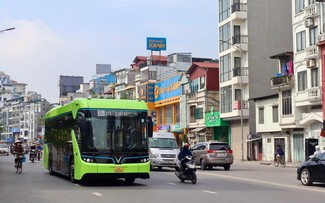 Sớm có lộ trình chuyển đổi sang phương tiện giao thông xanh