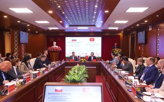 Việt Nam và Nga tăng cường hợp tác đào tạo, bồi dưỡng cán bộ