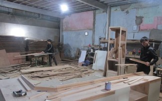 Làng gỗ Hữu Bằng (Hà Nội) chuyển mình trong thời công nghệ