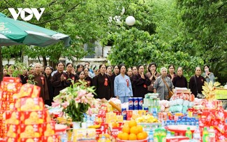 พิธีสวดมนต์อุทิศส่วนกุศลและแสดงความสำนึกในบุญคุณต่อวีรชน ทหารพลีชีพเพื่อชาติ ณ จังหวัดเดียนเบียน