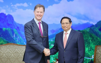 นายกรัฐมนตรีฝ่ามมิงชิ้งให้การต้อนรับ Nick Clegg ผู้อำนวยการฝ่ายกิจการระหว่างประเทศของบริษัทMeta