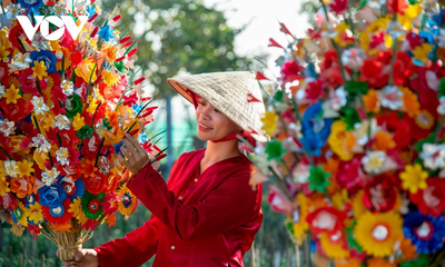 Besuch im Papierblumendorf Thanh Tien am Neujahrsfest Tet