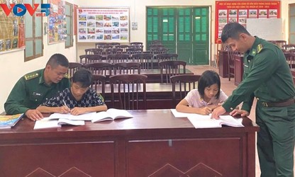 Ha Giang’s border guard station supports school children 