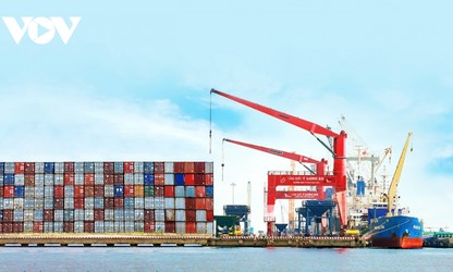 Middle East turmoil forces exporters to shift transport routes, recalculate costs