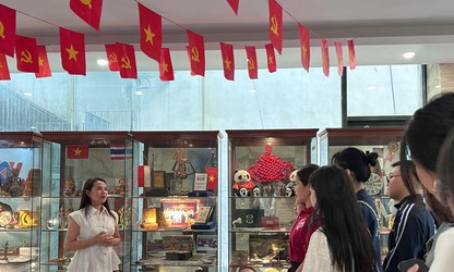 Pengalaman Para Mahasiswa di VOV5. Memperpanjang Batas Waktu Penerimaan Jawaban Sayembara Apa yang Anda Ketahui tentang Vietnam 2025