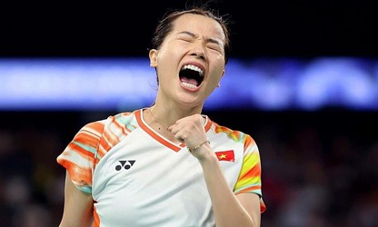 Nguyen Thuy Linh wins third consecutive Vietnam Open badminton tournament 