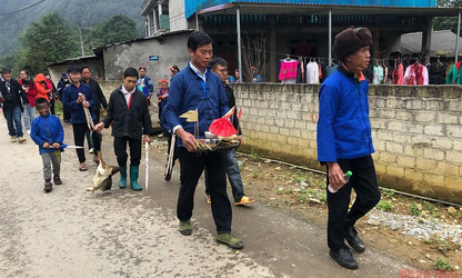 Người Phù Lá tổ chức quét ma làng