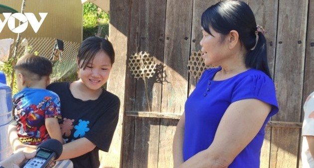 Guru-Guru dari Daerah Dataran Rendah Membangun Ikatan dengan Daerah Dataran Tinggi Pa U, Provinsi Lai Chau