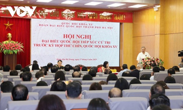 Sekjen To Lam Lakukan Kontak dengan Para Pemilih di Kota Hanoi