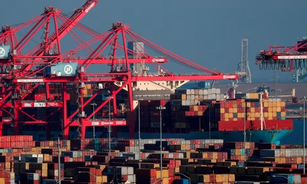 Ekonomi Dunia Hadapi Risiko Perlambatan