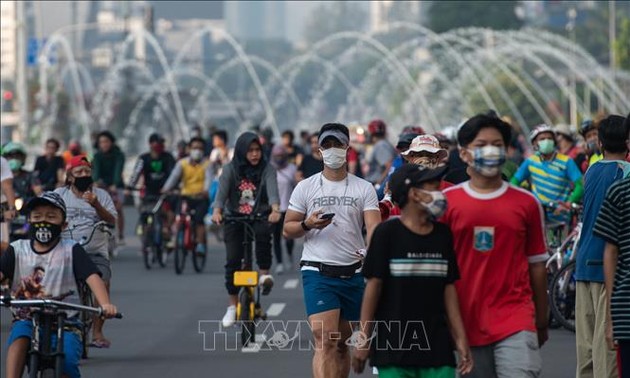 Indonesia mempertimbangkan mengenakan kembali langkah-langkah pembatasan secara serius karena wabah Covid-19