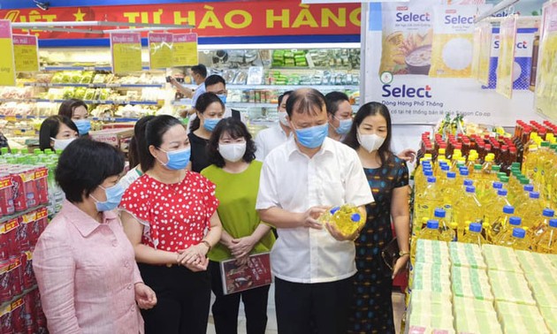 Berbagai supermarket meningkatkan 2 hingga 3 kali lipat jumlah barang 