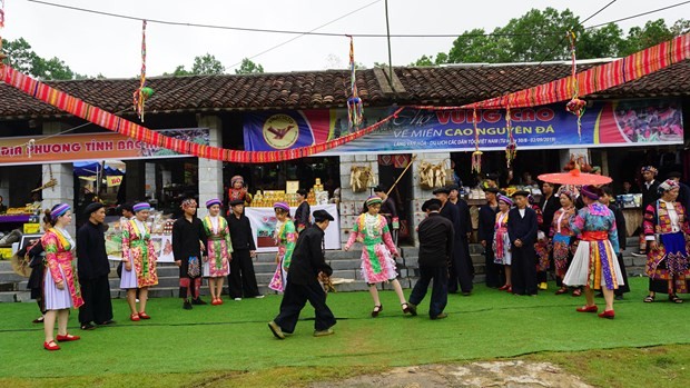 “Vietnam dengan Aneka Warna Etnis-Etnis” Muliakan Nilai Budaya yang Khas