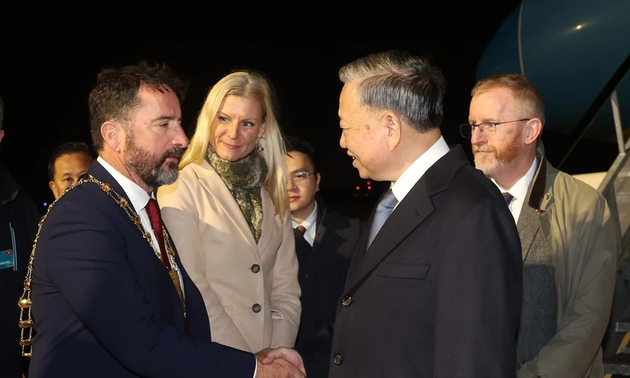 Presiden Irlandia, Michael  Daniel  Higgins Memimpin Acara Penyambutan Resmi untuk Sekjen, Presiden Vietnam, To Lam