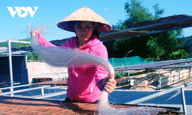 Desa Sohun Binh Lu Terburu-buru Berproduksi Untuk Melayani Hari Raya Tet Tradisional