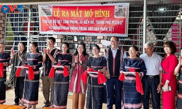Klub Tenun Desa Phung – Titik Cerah dalam Pengembangan Sosial-Ekonomi Daerah Pedesaan di Provinsi Gia Lai